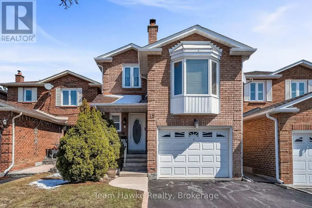 15 White Boulevard, Vaughan (Brownridge)